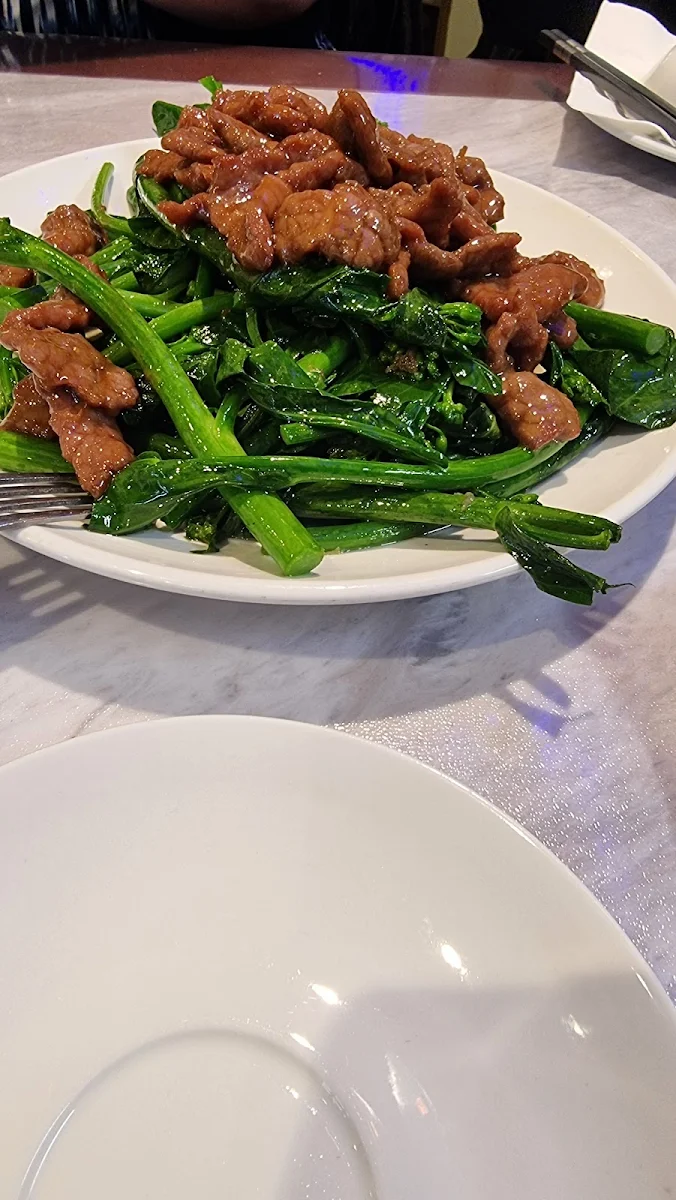 Stir Fried Beef with Chinese Broccoli 芥蘭炒牛肉